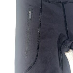 Lululemon blk mesh pants 2❤️with zip pockets